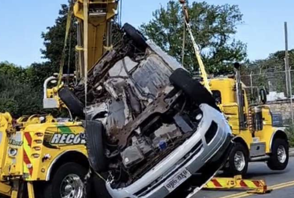 Why Rotator Tow Trucks Are Now Essential for Major Highway Recoveries